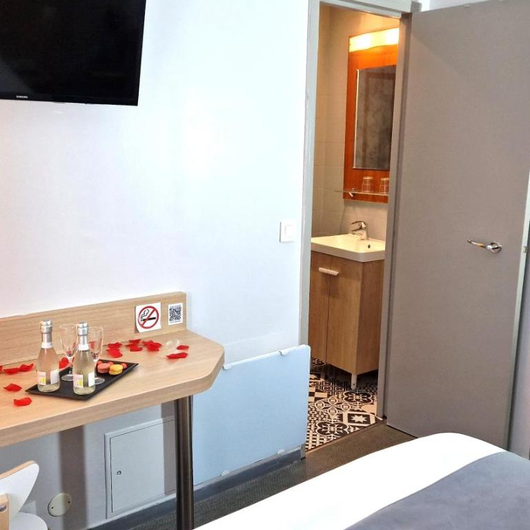 Hotel Paris Villette - Chambre Supérieure - Offre Romantique Paris - 2