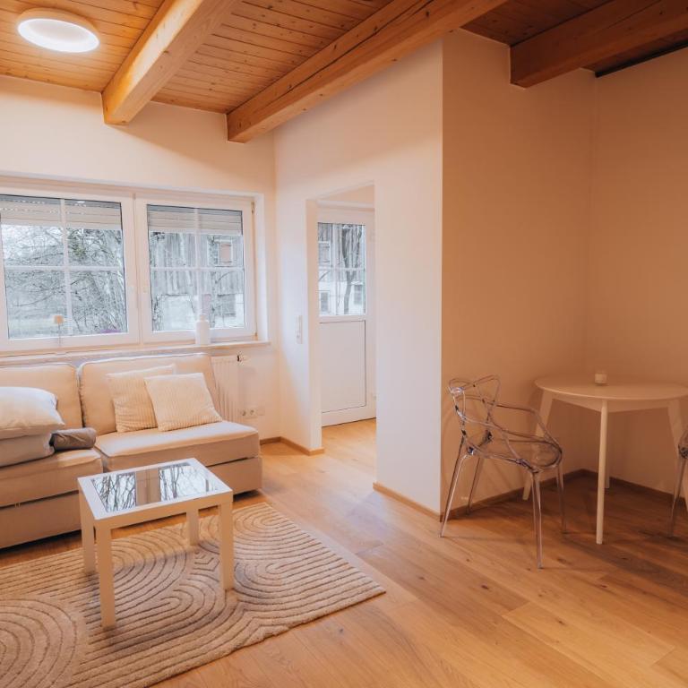 Gut Buchenhof - Apartment mit 1 Schlafzimmer, Balkon und Bergblick - 1