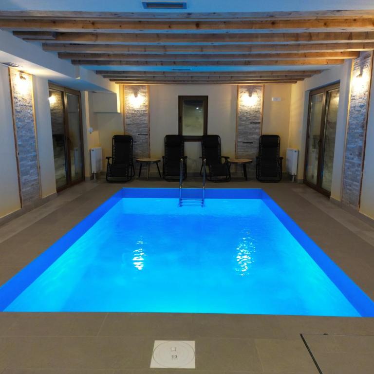 Vila Suvo vrelo sa unutrašnjim bazenom i saunom Jahorina - Villa with Private Pool - 3