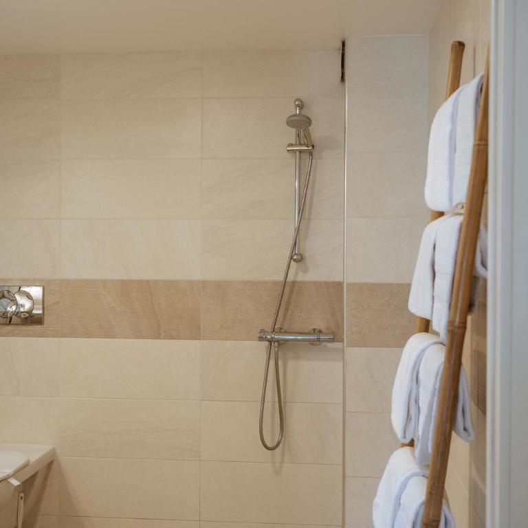 Hôtel du Bord de Mer "Le Vanillé" - Chambre Familiale Adaptée aux Personnes à Mobilité Réduite - 5