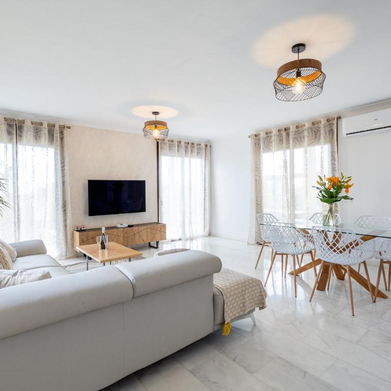 VILLA WITH 4 BEDROOMS AND PRIVATE HEATED POOL - Villa - 5