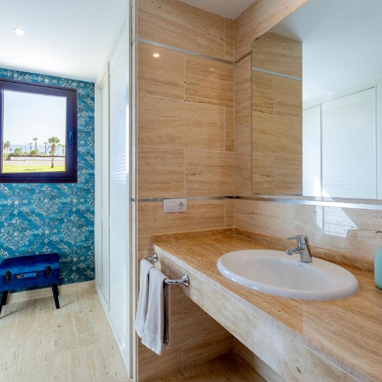 VILLA WITH 4 BEDROOMS AND PRIVATE HEATED POOL - Villa - 15