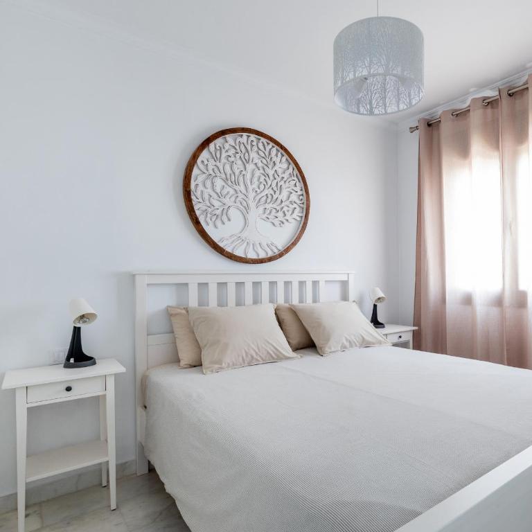 VILLA WITH 4 BEDROOMS AND PRIVATE HEATED POOL - Villa - 24