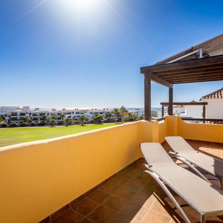 VILLA WITH 4 BEDROOMS AND PRIVATE HEATED POOL - Villa - 35