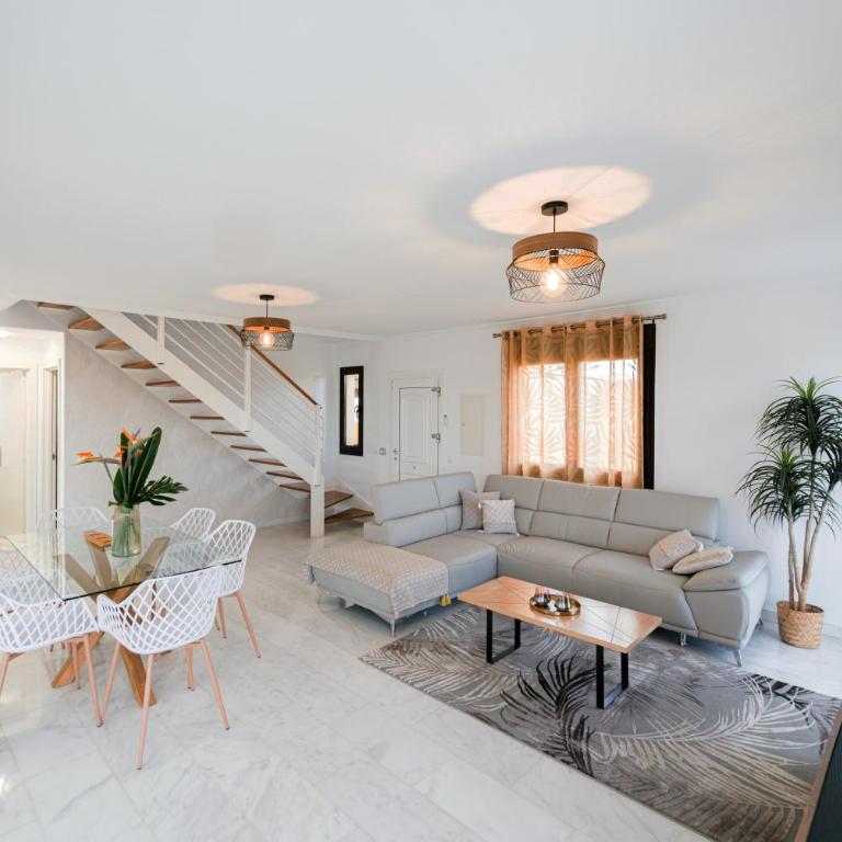 VILLA WITH 4 BEDROOMS AND PRIVATE HEATED POOL - Villa - 40