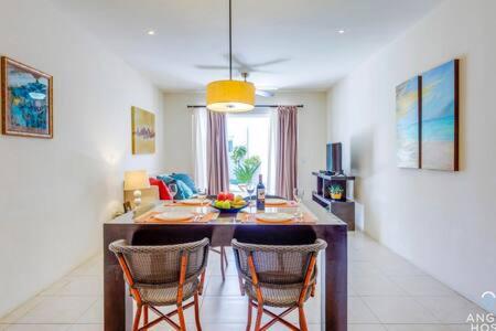 Pool, Gazebo, Parking, 2 Blocks to Beach & 5th Ave - Apartment - 12