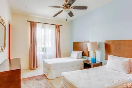 Pool, Gazebo, Parking, 2 Blocks to Beach & 5th Ave - Apartment - 17