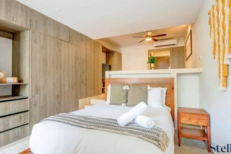 NEW Syrena Stylish Studios Rooftop Pool Near Beach - Apartamento Estudio - 6