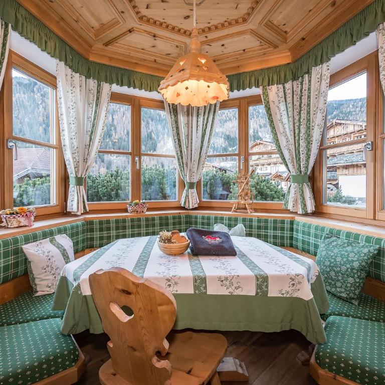 Chalets Almdorf Haidenberg - Camera Familiare con Vasca - 5