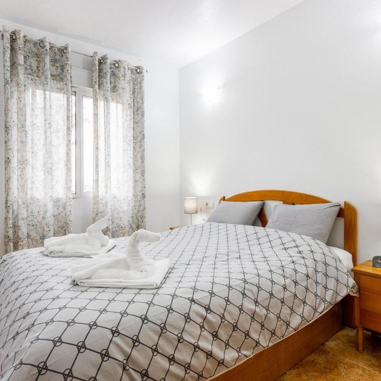 Cozy Apartment In Torrevieja With Swimming Pool - Two-Bedroom Apartment - 9