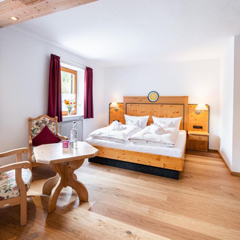 Hotel Birgsau - Doppelzimmer mit Balkon - 5