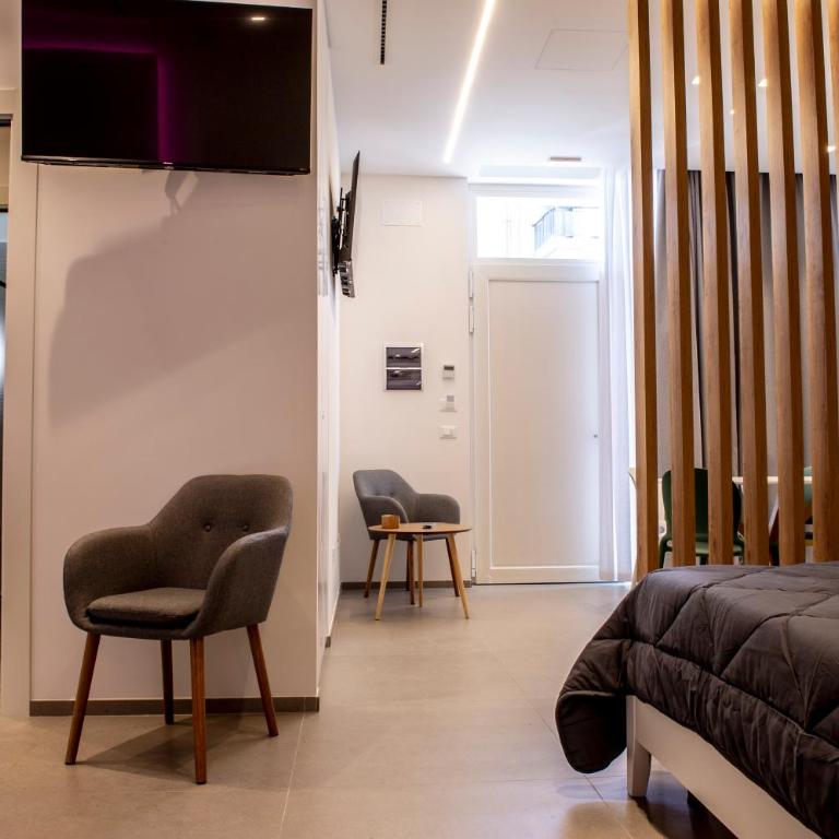 Alipa Suite with Jacuzzi - Suite with Hot Tub - 9