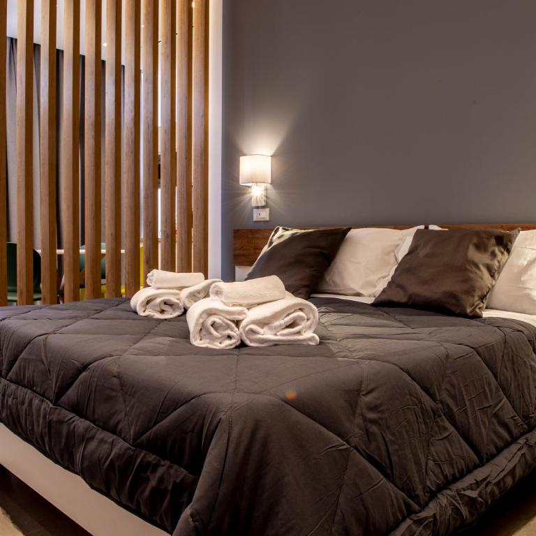 Alipa Suite with Jacuzzi - Suite with Hot Tub - 10