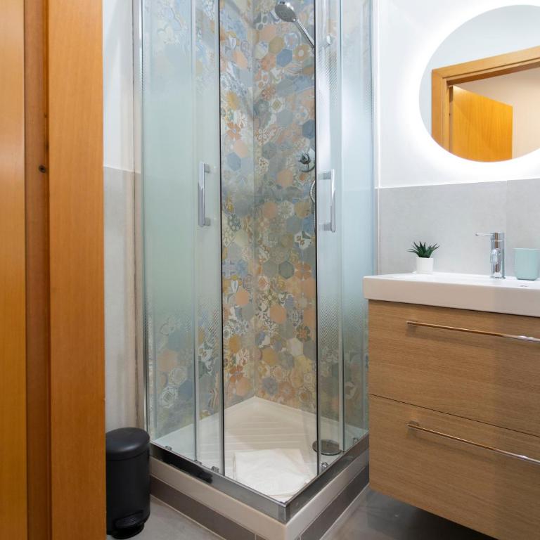 Emilia Modern Apartment with Free Parking - Appartamento con 2 Camere da Letto - 19