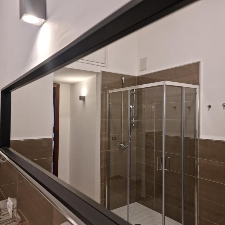 Palermo Belmonte Florio - Camera Matrimoniale con Bagno Privato - 11