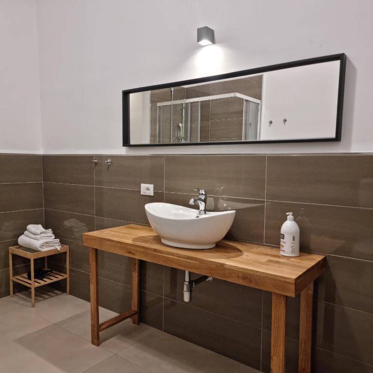 Palermo Belmonte Florio - Camera Matrimoniale con Bagno Privato - 7