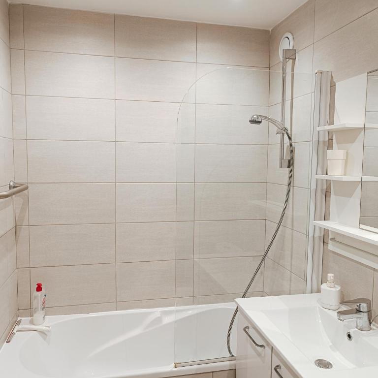logement climatisé à Juan les Pins dans résidence avec piscine - Apartment with Terrace - 15