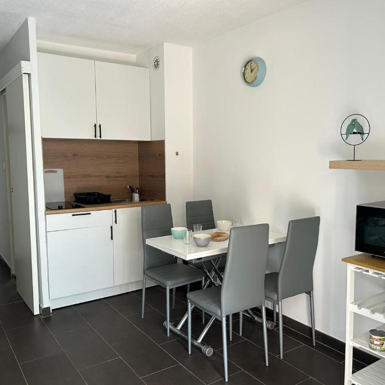 Charmant Studio en rez de jardin dans propriété privé pour 4 personnes - Appartement - Rez-de-Chaussée - 3