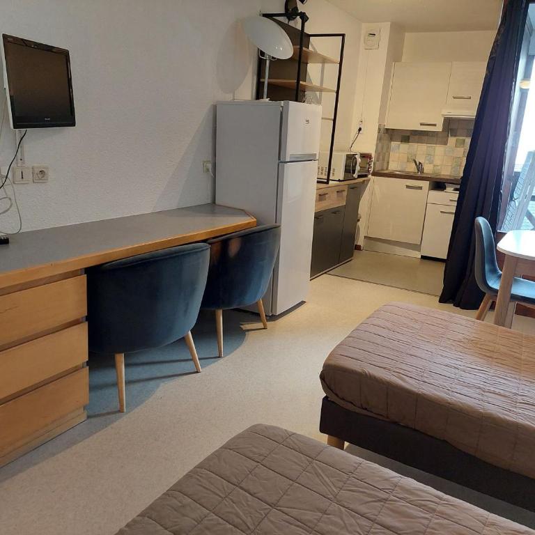 Studio calme avec balcon pour 4 personnes à Brides-les-Bains - Studio - 5