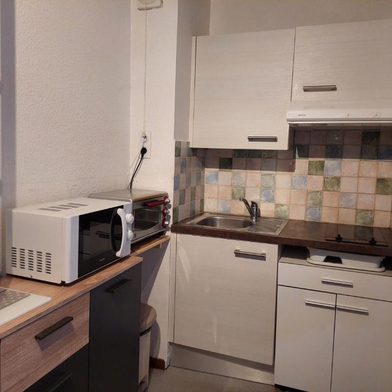 Studio calme avec balcon pour 4 personnes à Brides-les-Bains - Studio - 6