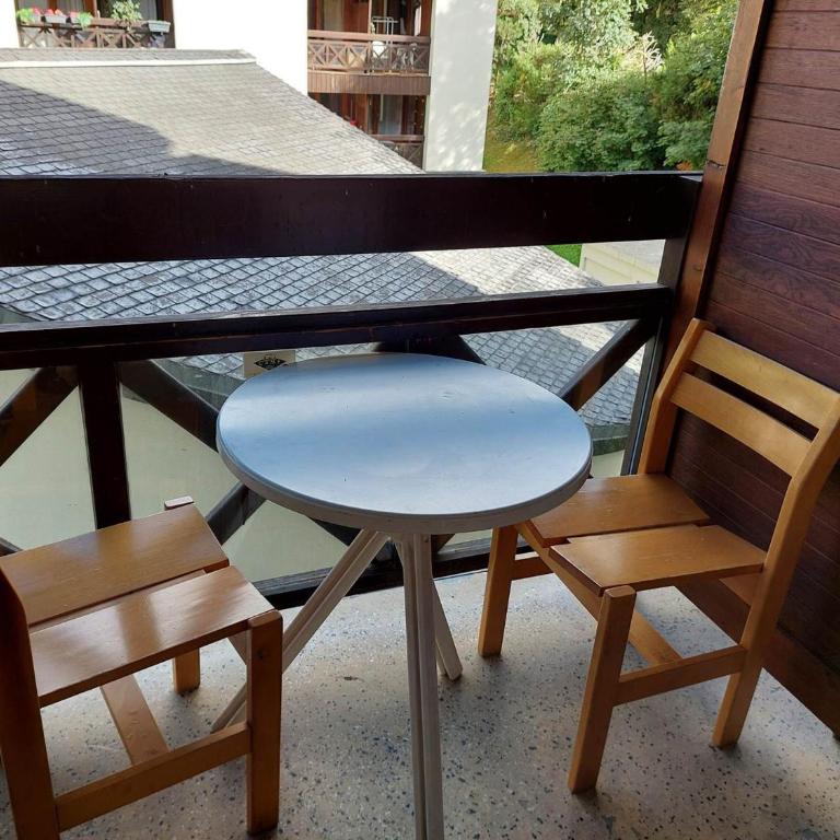 Studio calme avec balcon pour 4 personnes à Brides-les-Bains - Studio - 11