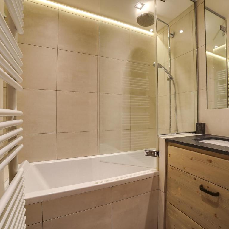 Appartement rénové 5 pièces, 8 pers, proche pistes, Méribel - FR-1-411-703 - Appartement (8 Adultes) - 12
