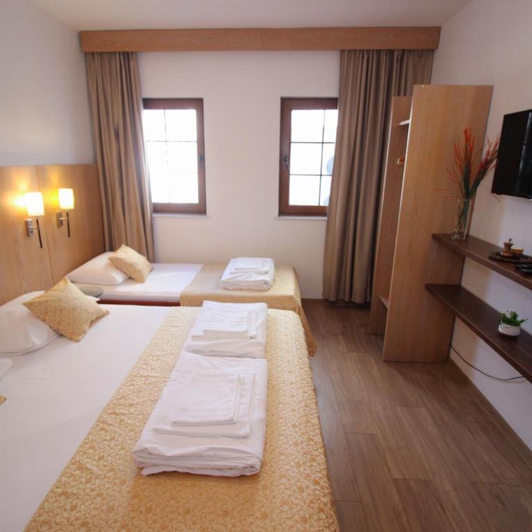 "VILLA DENY" Boutique HOTEL - included "FREE PARKING" - Standard Triple Room - 7
