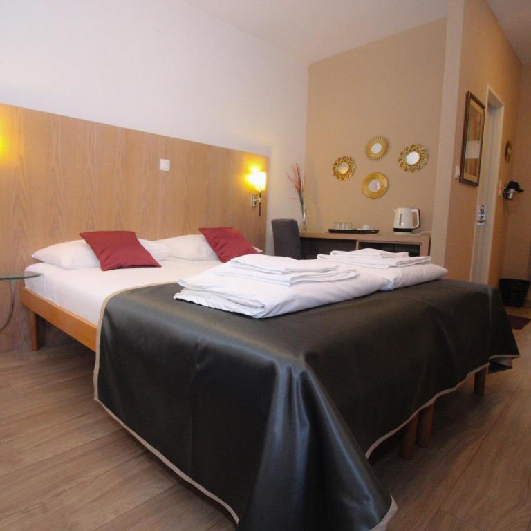 "VILLA DENY" Boutique HOTEL - included "FREE PARKING" - Superior Triple Room - 13