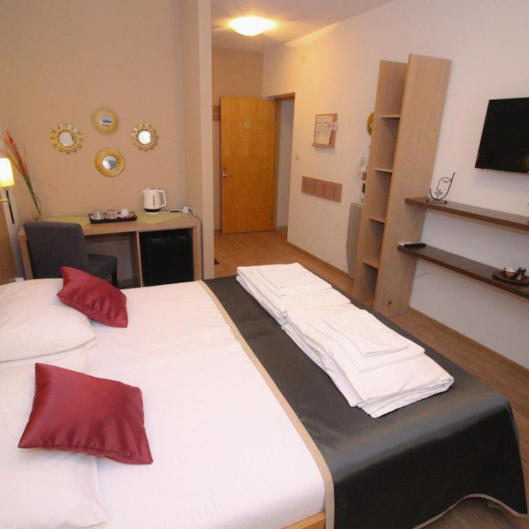 "VILLA DENY" Boutique HOTEL - included "FREE PARKING" - Superior Triple Room - 11