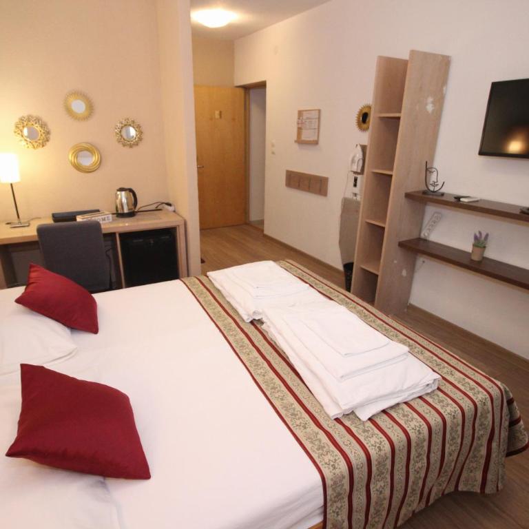 "VILLA DENY" Boutique HOTEL - included "FREE PARKING" - Standard Double Room - 9