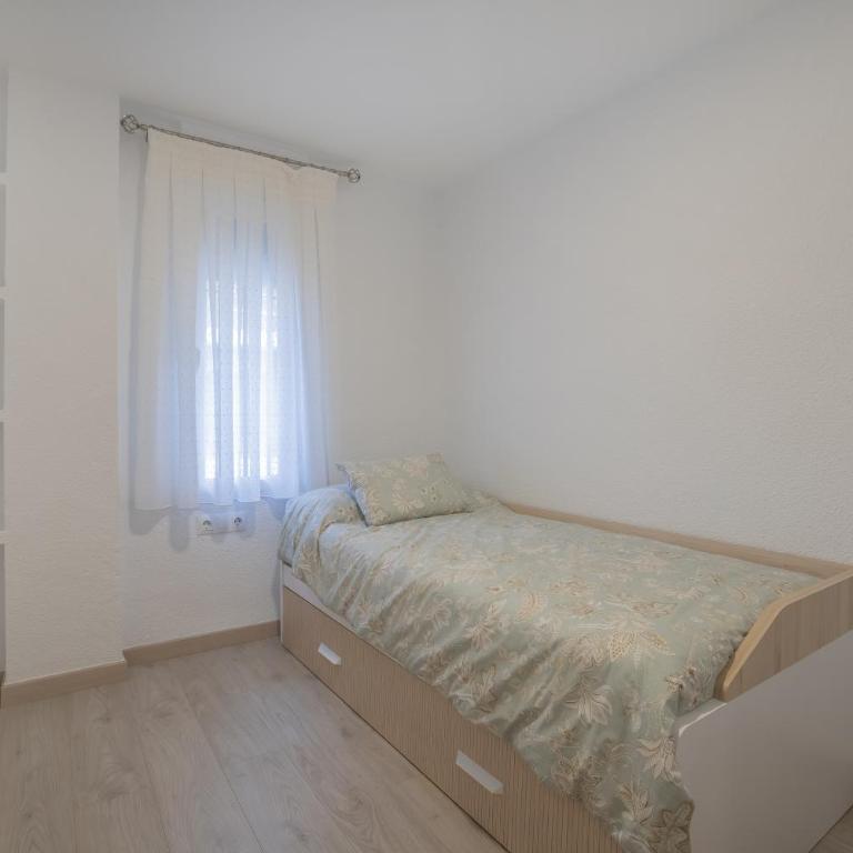 Apto Vallellano junto al casco histórico & Parking incluido - Two-Bedroom Apartment - 3