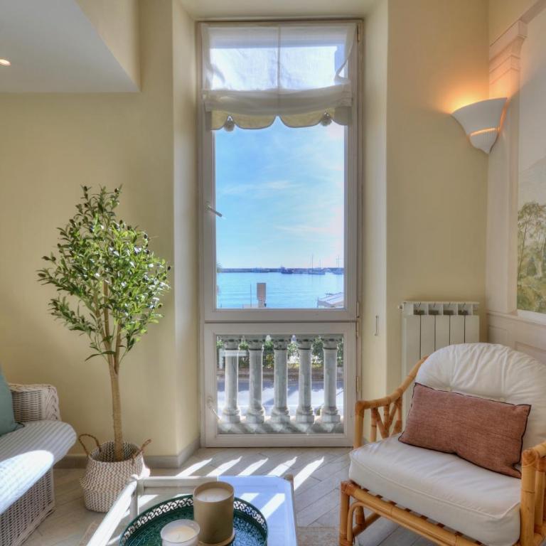 Gramsci 79 - Elegante appartamento fronte spiaggia con 3 posti letto - Two-Bedroom Apartment - 3