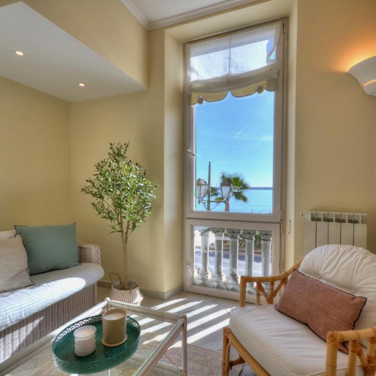 Gramsci 79 - Elegante appartamento fronte spiaggia con 3 posti letto - Two-Bedroom Apartment - 16