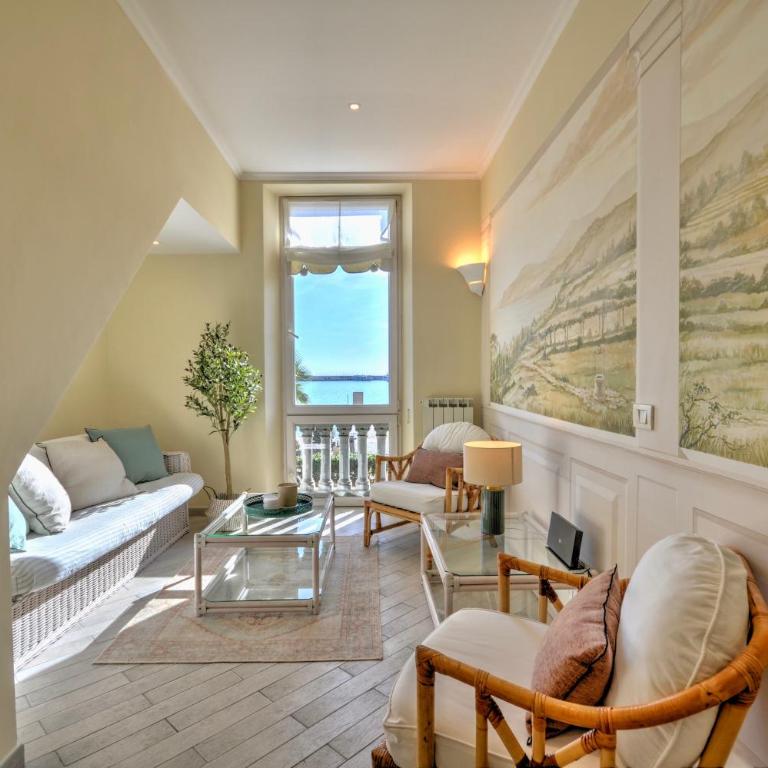 Gramsci 79 - Elegante appartamento fronte spiaggia con 3 posti letto - Two-Bedroom Apartment - 2