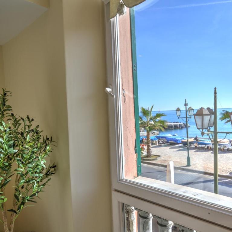 Gramsci 79 - Elegante appartamento fronte spiaggia con 3 posti letto - Two-Bedroom Apartment - 40