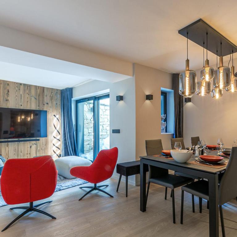 Appartement de standing avec Wi-Fi, garage, terrasse et accès direct aux pistes à Val-d'Isère - FR-1-694-348 - Appartement - 1