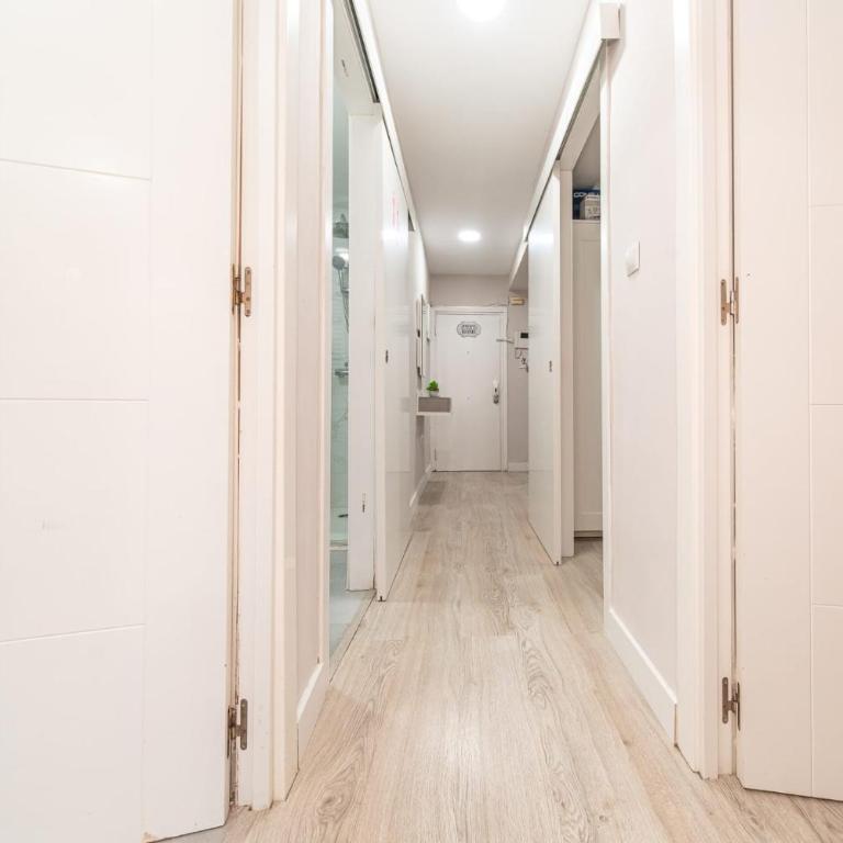 Elegant 6 pax apartment in Plaza Eliptica - SM17 - Apartamento de 3 dormitorios - 4