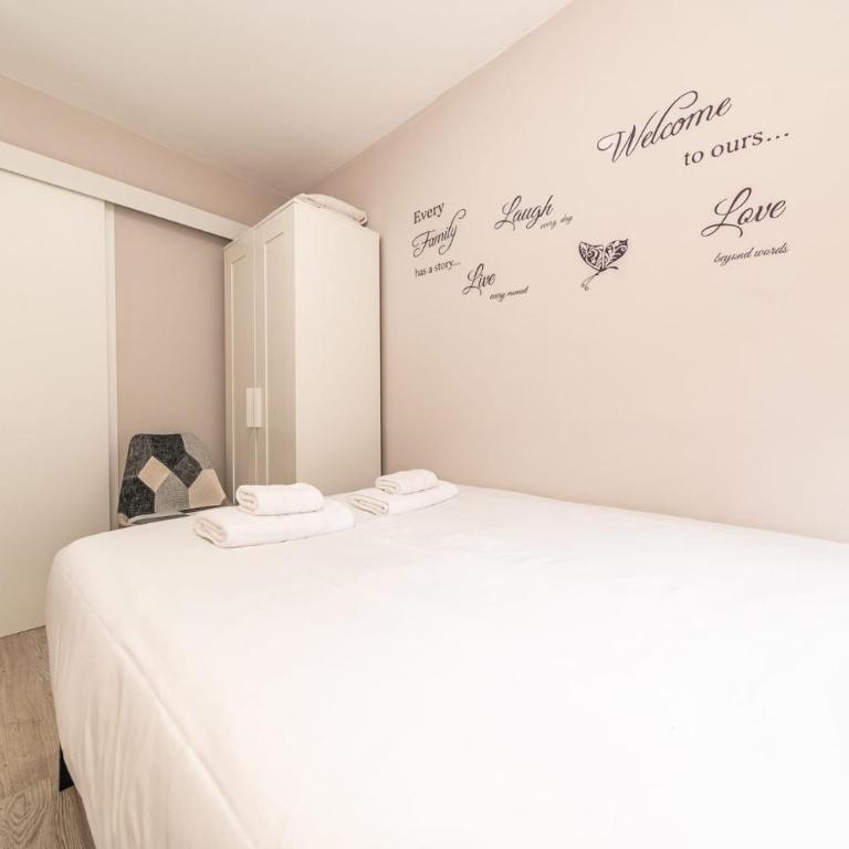 Elegant 6 pax apartment in Plaza Eliptica - SM17 - Apartamento de 3 dormitorios - 6