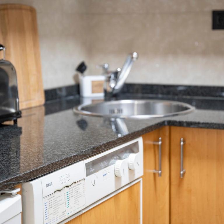 Coqueto con piscina y parking by CABANA Rentals - Apartment mit 1 Schlafzimmer - 12