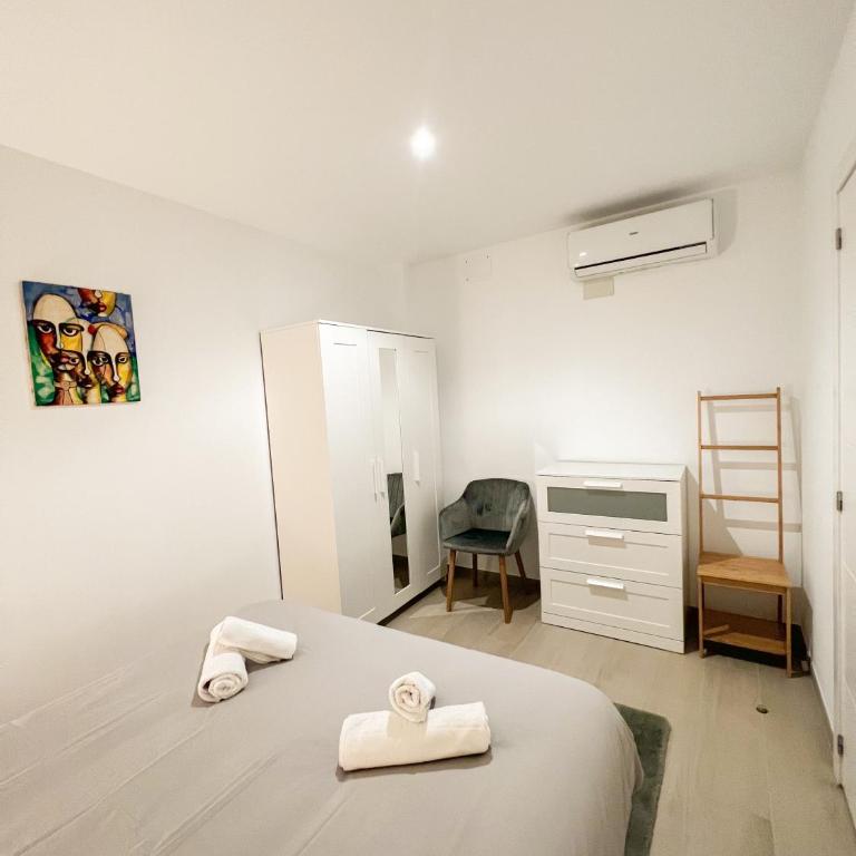 Cozy and Modern Family Flat Carihuela - Three-Bedroom Apartment - 16
