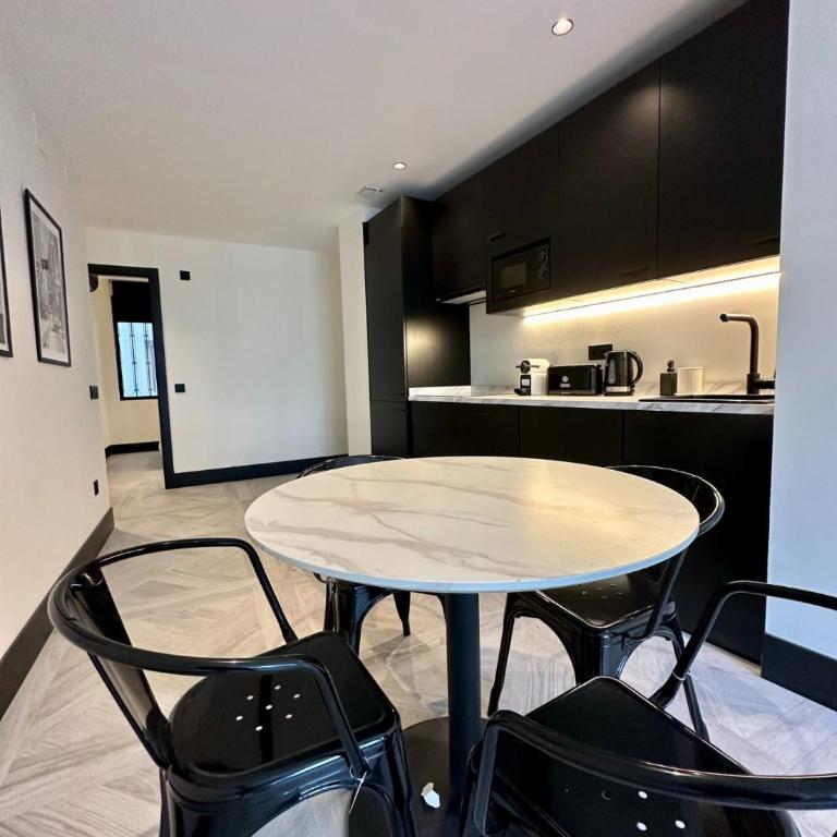 Sunny Apartment 6pax en Plaza del Carmen-Preciados E2 - Apartamento - 6