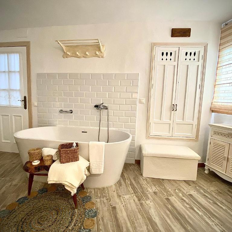 Casa La Romera - Habitación Doble Deluxe con bañera - 7