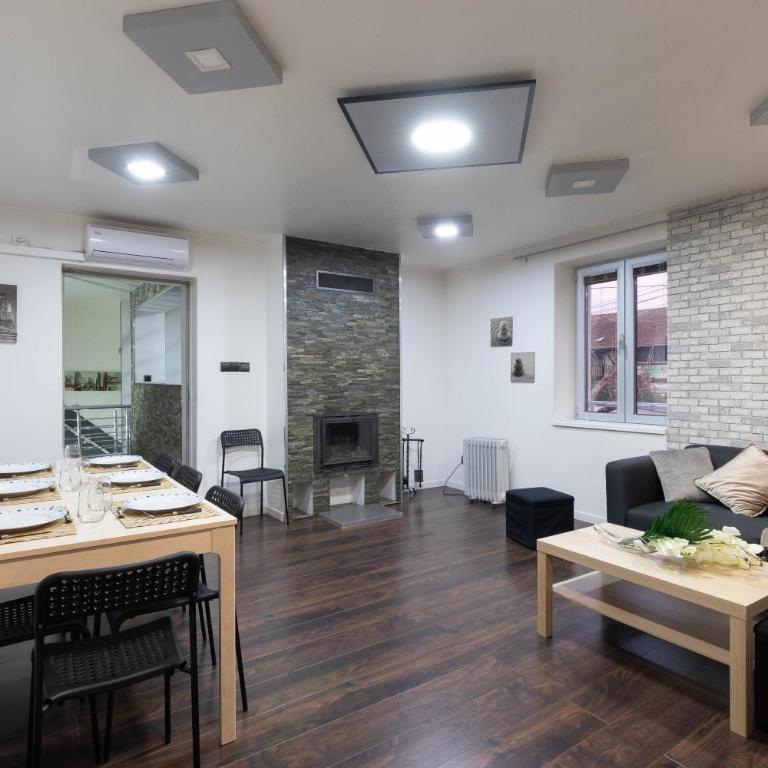 Maison de la Bourbre - Proche Hypercentre - Two-Bedroom House - 4
