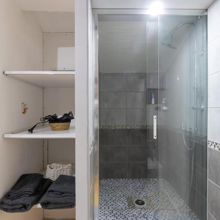 Maison de la Bourbre - Proche Hypercentre - Two-Bedroom House - 14