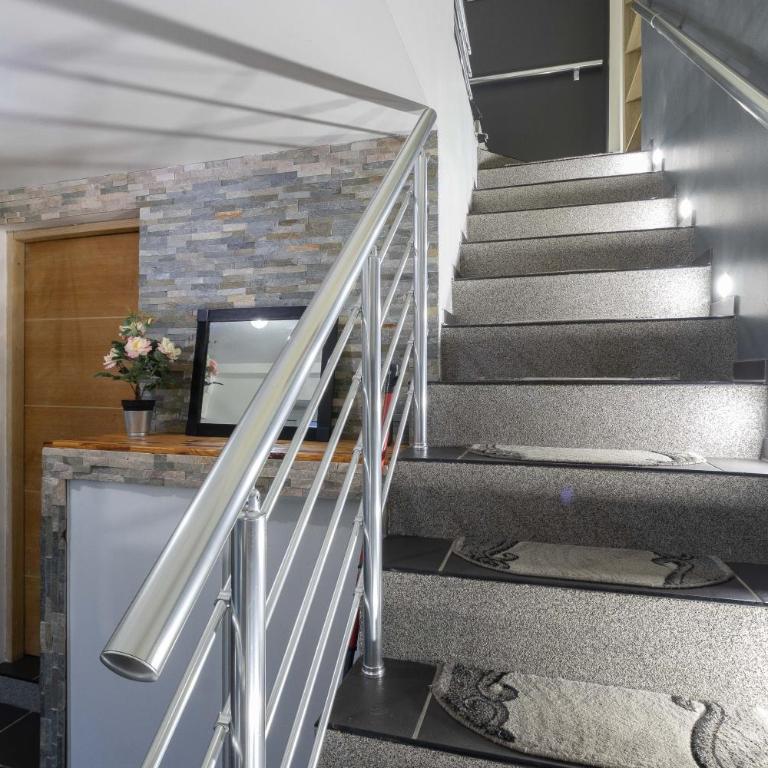 Maison de la Bourbre - Proche Hypercentre - Two-Bedroom House - 16
