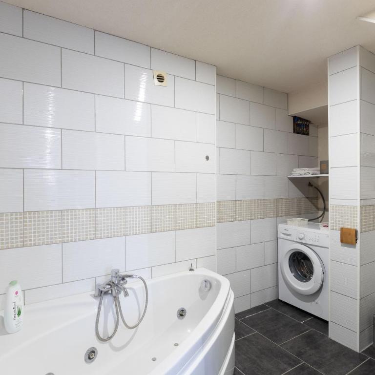 Maison de la Bourbre - Proche Hypercentre - Two-Bedroom House - 17