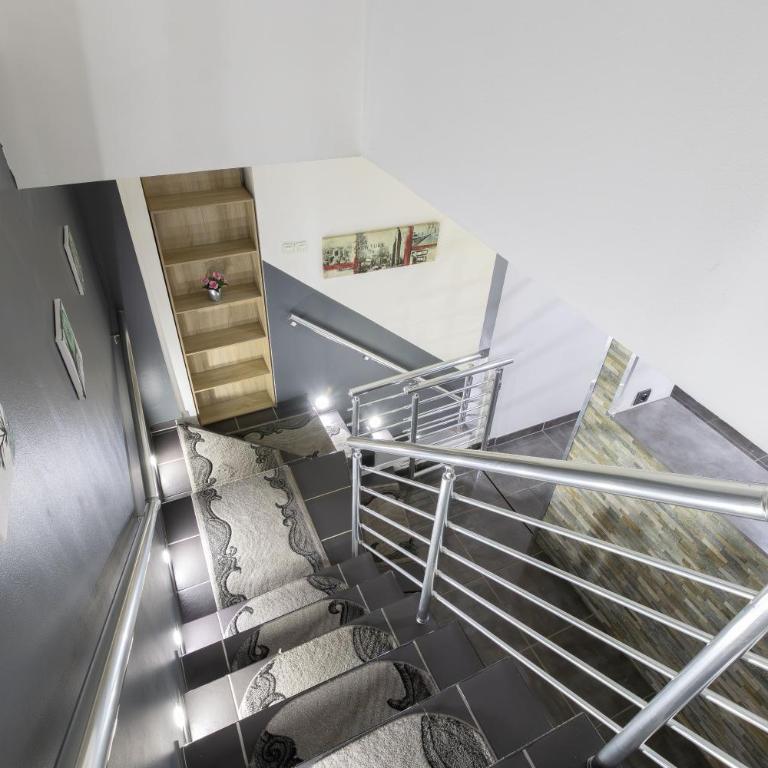 Maison de la Bourbre - Proche Hypercentre - Two-Bedroom House - 19