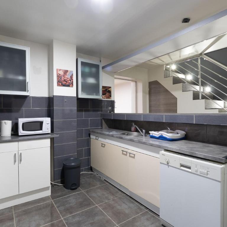 Maison de la Bourbre - Proche Hypercentre - Two-Bedroom House - 23