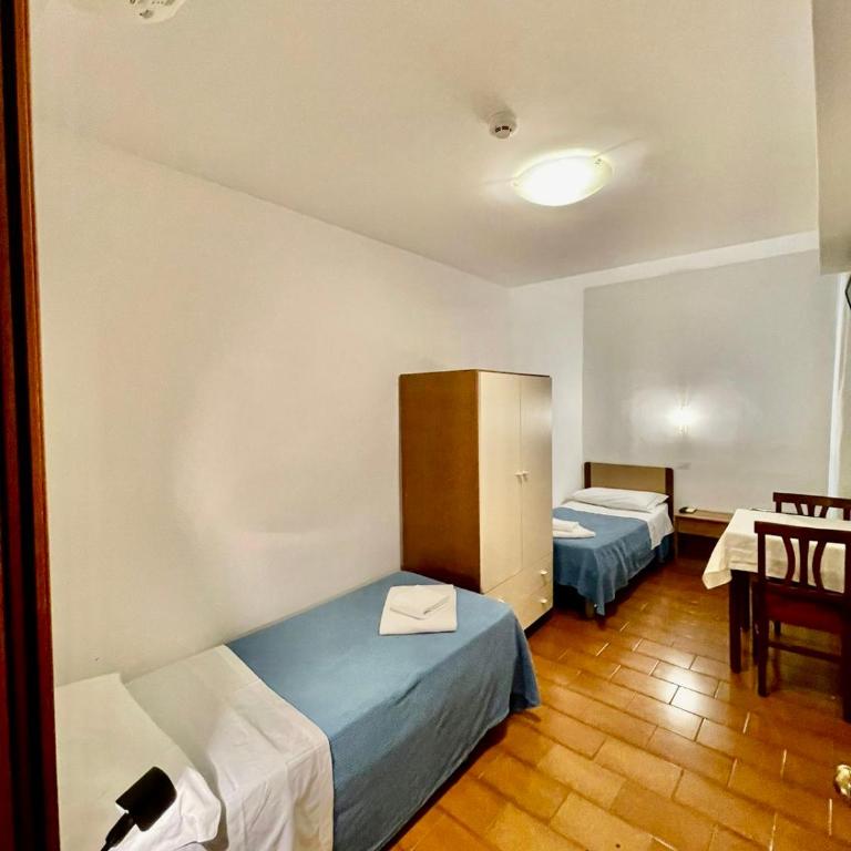 Hotel Canada - Camera Doppia con Letti Singoli Standard con Vista Canale - 5