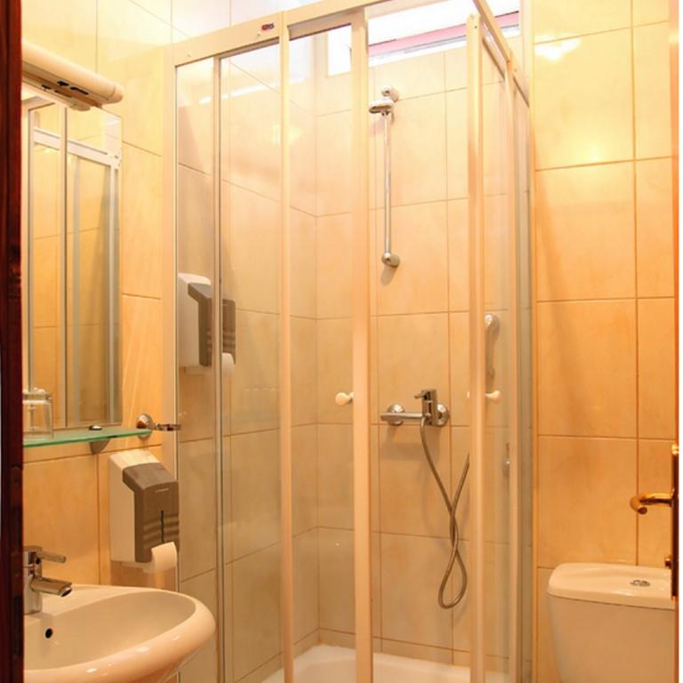 Hotel Nebojša Jahorina - Family Room (2 Adults + 2 Children) - 9